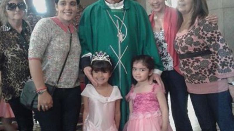 Más de 200 niños y niñas renovaron sus promesas bautismales a los pies de la Virgen