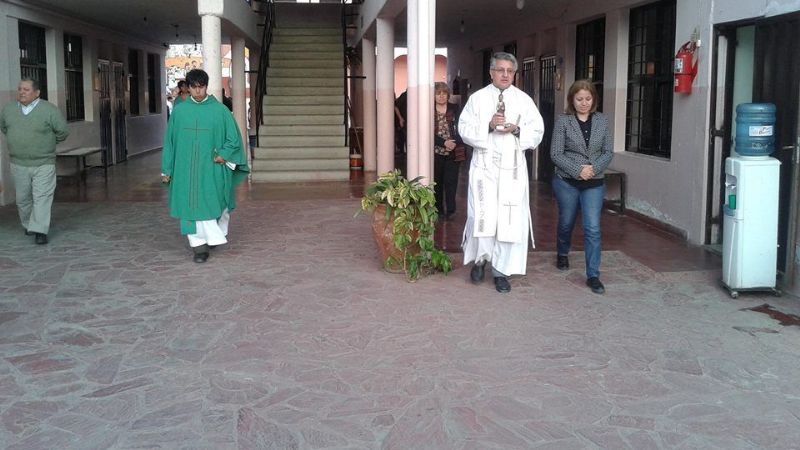 Entronizan imagen del Divino Maestro en el Colegio Nuestra Señora del Valle