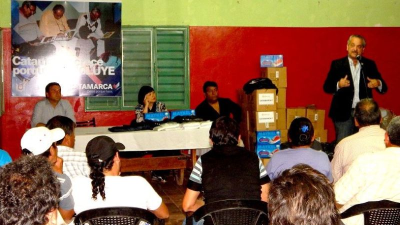 Entregaron indumentaria a canillitas