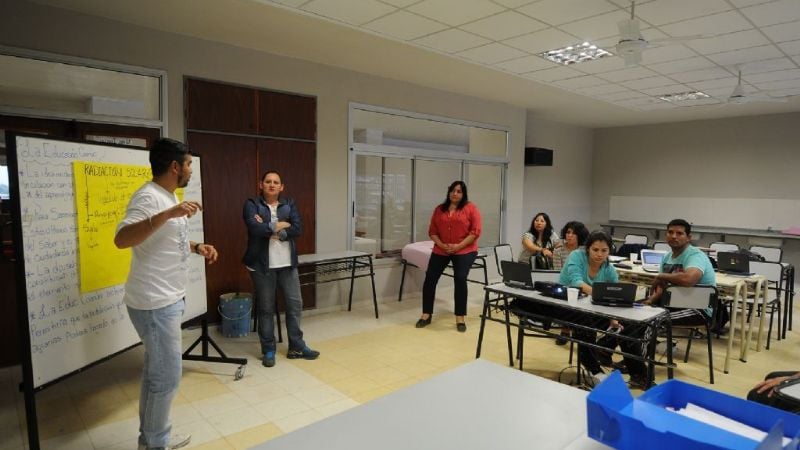 Capacitación a docentes del nivel secundario