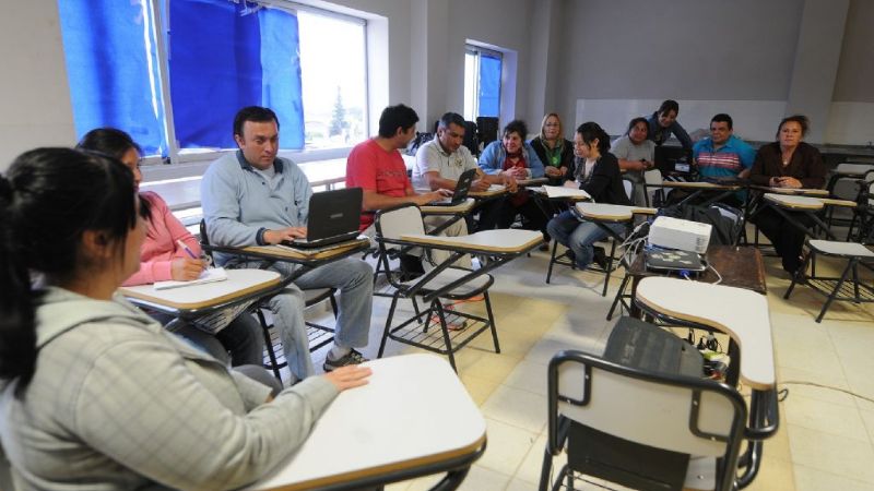 Capacitación a docentes del nivel secundario