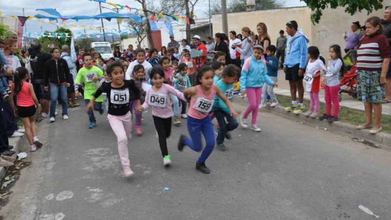 Los niños primeros en Barrio El Jumeal