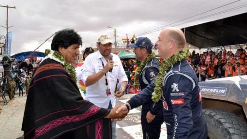 Evo Morales fue otra de las atracciones en el paso del Dakar por Bolivia