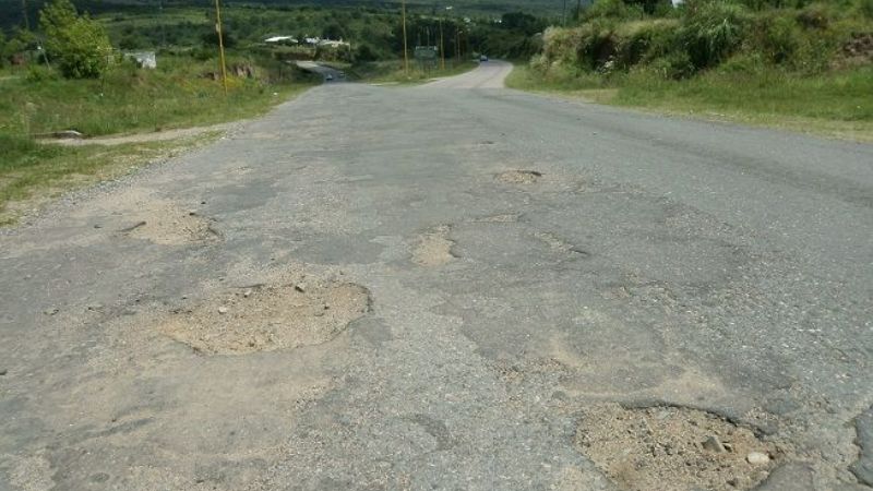 Balcozna abandonada en medio de un conflicto político