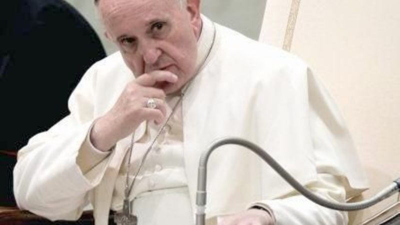 Francisco pidió que se condene la violencia del extremismo religioso