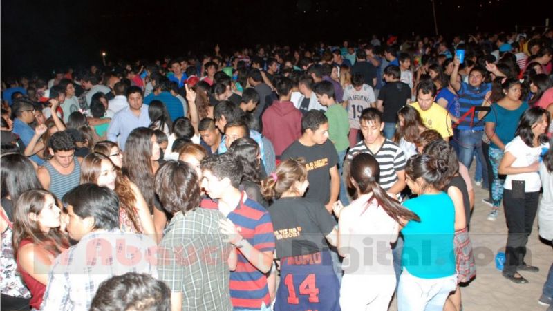 Una multitud participó de la “Fiesta en el Médano 2015”