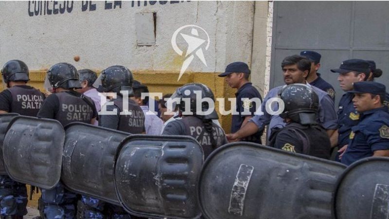 Disturbios y tensión por proceso de destitución al intendente “fiestero”