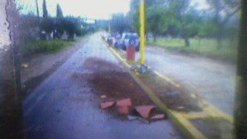 Reventón de neumático provocó un accidente en la ruta 42