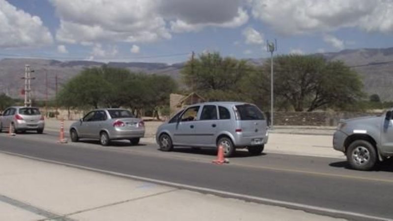 Control vehicular en el ingreso de Santa María