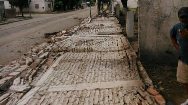 Se cayó una de las paredes laterales de la Liga Chacarera