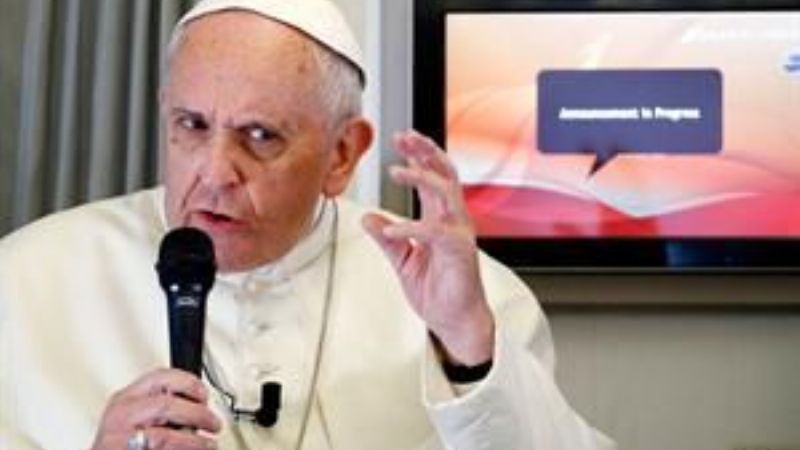 Reflexión del Papa sobre Charlie Hebdo: "No se puede insultar la fe de los demás"