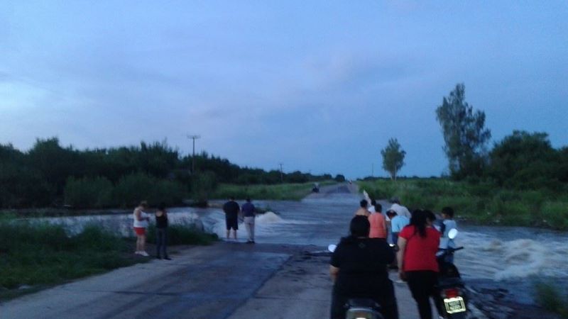 La crecida en el Río Manantiales mantuvo incomunicados a localidades de Los Altos