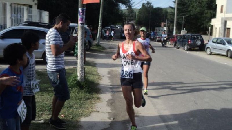 Lucas Castro y Natalia Barizone ganaron la “Maratón de la Flor”