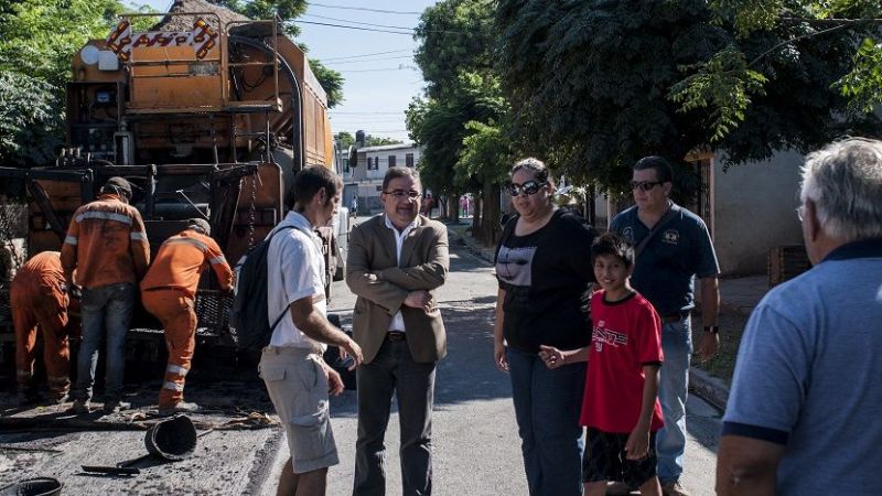 Avances en la repavimentación del B° 240 Viviendas