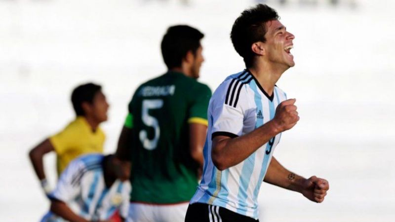 Argentina goleó 3-0 a Bolivia y clasificó al Hexagonal