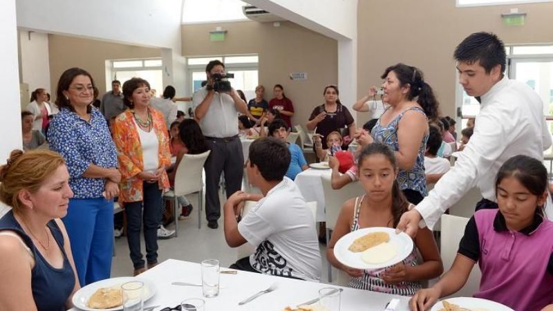 La gobernadora recorrió el CIIC y el Polideportivo