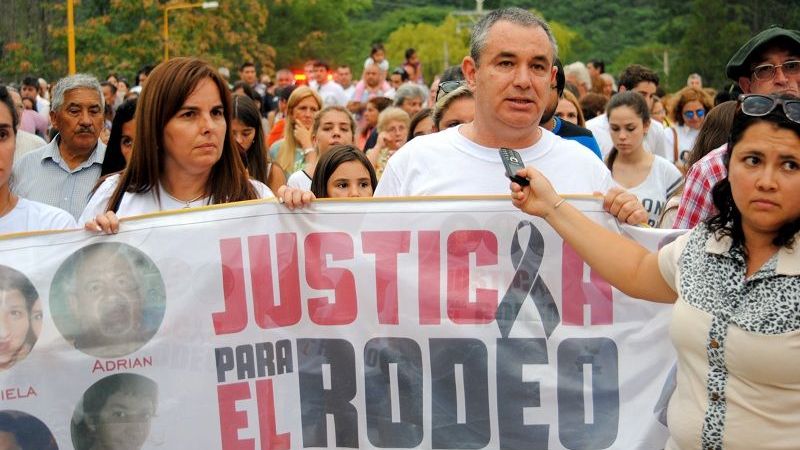 Emotivo y sentido homenaje a las víctimas del alud en El Rodeo