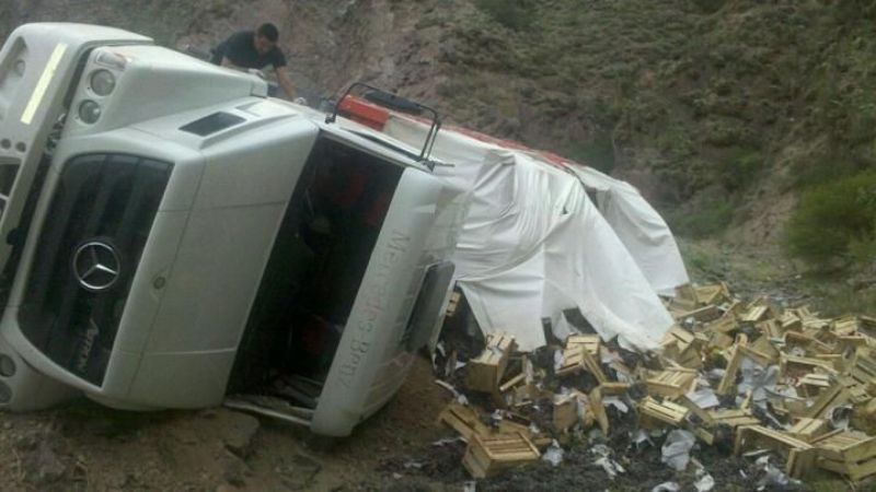 Volcó un camión en la Quebrada de Belén