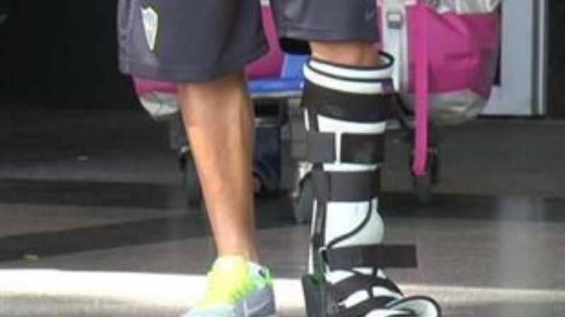 Por la patada de Vangioni, Pavón deberá ser operado