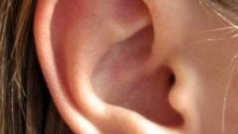 Cuidados para evitar infecciones en los oídos durante el verano