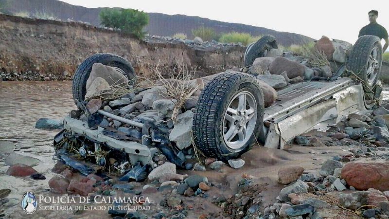 Encuentran a una familia que había sido arrastrada por el agua en Fiambalá