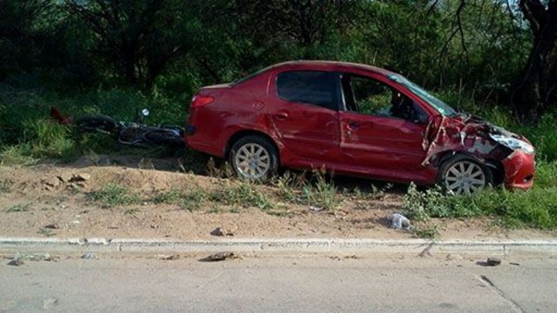 Muere paloblanqueño al ser embestido por auto en La Rioja