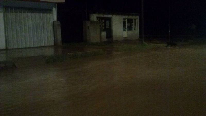 Lluvia de madrugada: Inundaciones en barrios capitalinos