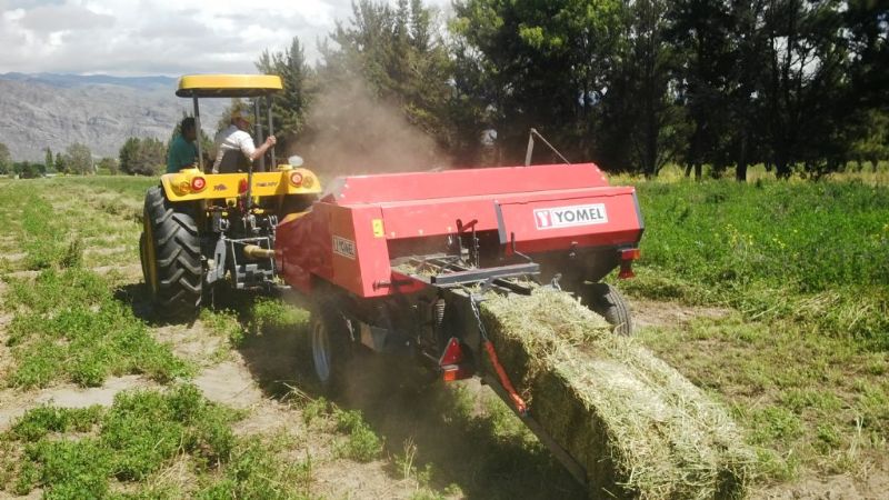 Chico entregó maquinaria para la agronomía de zona de Santa María