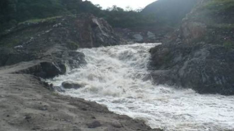 Por las intensas lluvias emiten alerta en El Rodeo