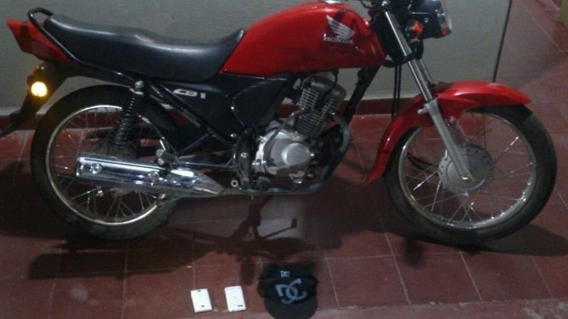 Aprehenden a un joven y demoran a un adolescente tras una persecución