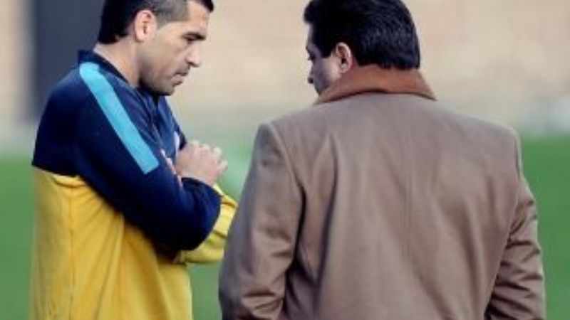 Angelici impidió la entrega de una plaqueta a Román Riquelme