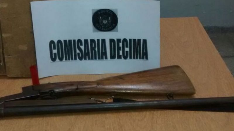 Aprehendieron a un joven y secuestran un arma de fuego