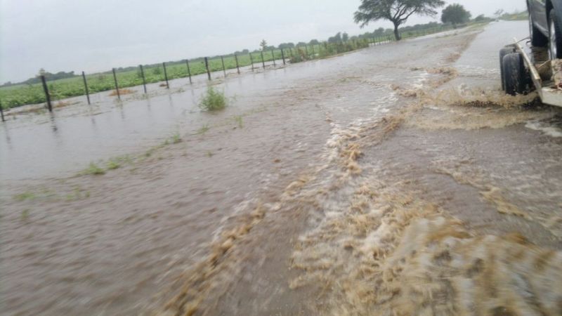 La ruta 64 repleta de agua