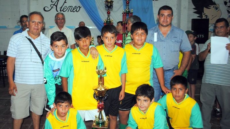 Un Ateneo desbordante despidió al “Changuito Chacarero” 2014/15