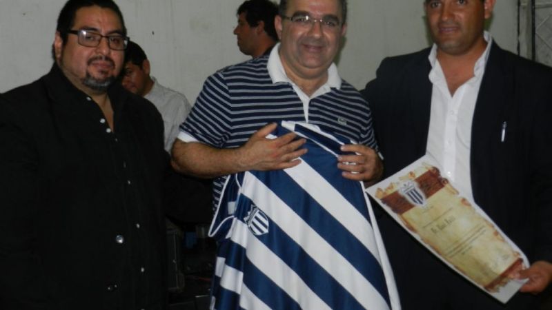 Nueva iluminación para la cancha de básquet del Club Sarmiento