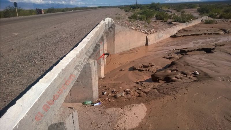 Las rutas del Este se mantienen con barro en la calzada