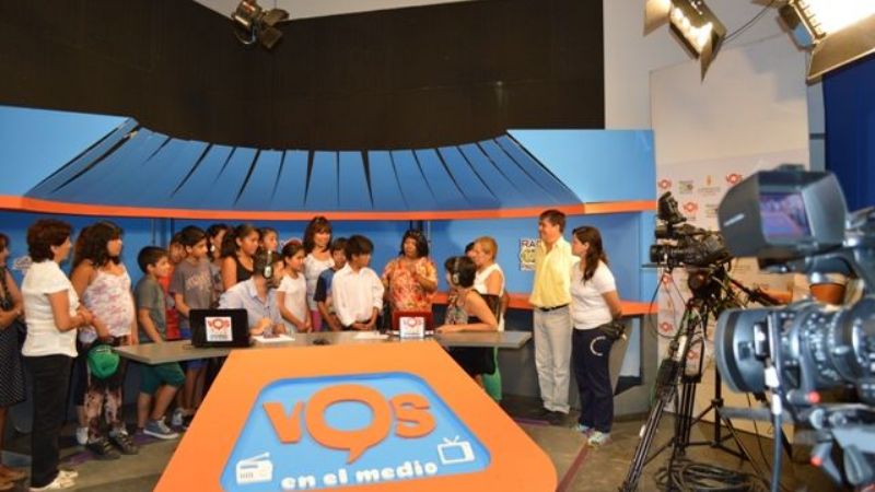 Alumnos que visitan el CIIC recorrieron el multimedio Catamarca Radio y Televisión