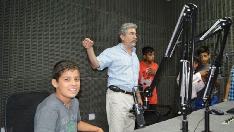 Alumnos que visitan el CIIC recorrieron el multimedio Catamarca Radio y Televisión