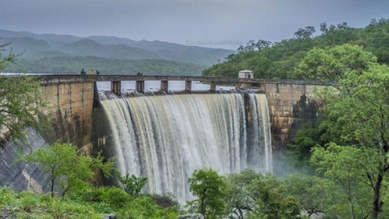 Todos los diques rebalsaron