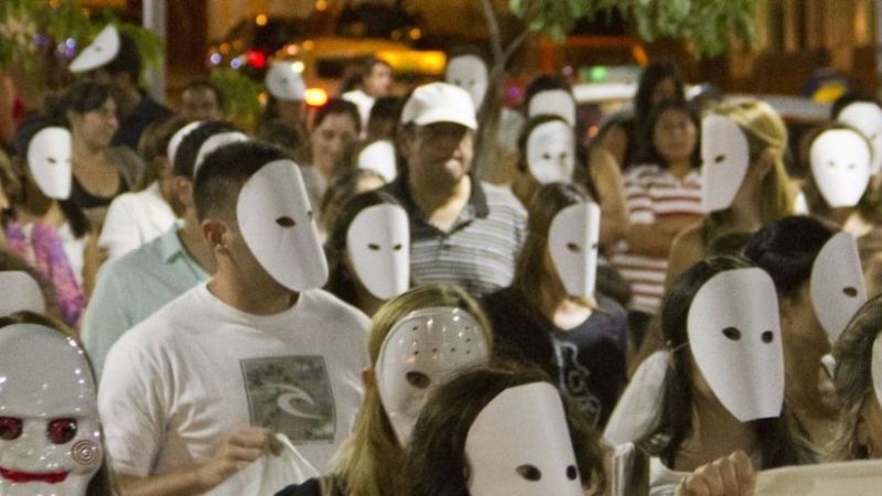 Marcha de caretas contra la Justicia