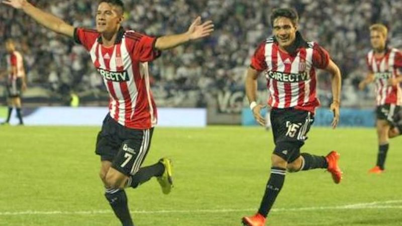 En intenso clásico, Estudiantes venció a Gimnasia en los penales