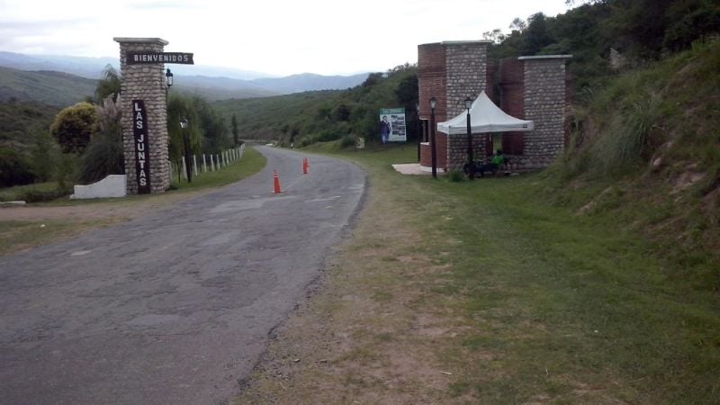 Volcó un utilitario en Las Juntas