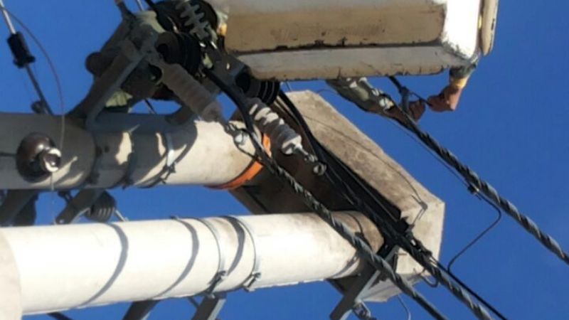 Trabajan para restablecer servicio de energía en el Norte