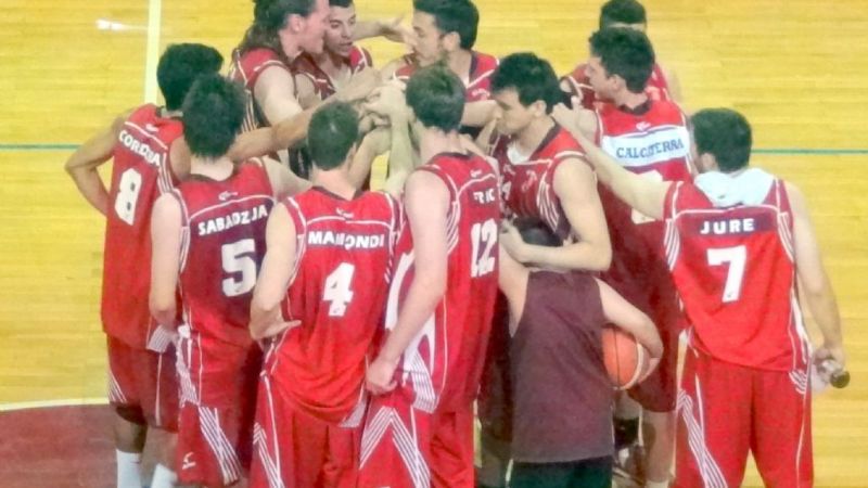 Olimpia recibe esta noche a Facundo, reiniciando el torneo Federal