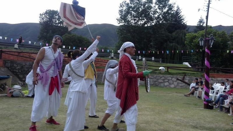 La Comedia Municipal festejó el “Día de Reyes” con los niños de Las Juntas
