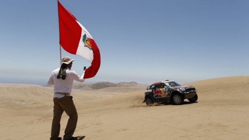 Al Attiyah marcó el paso en las dunas, antes del día de descanso
