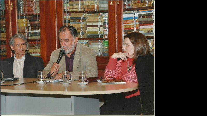 Lectura de cuentos en la biblioteca Mons. Bernabé Piedrabuena