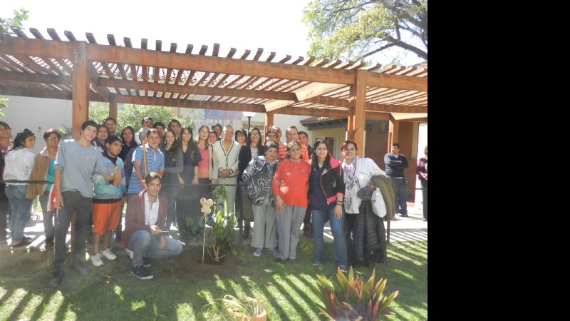 Visita de los chicos de la Sala al Hogar de Ancianos Fray Mamerto Esquiú