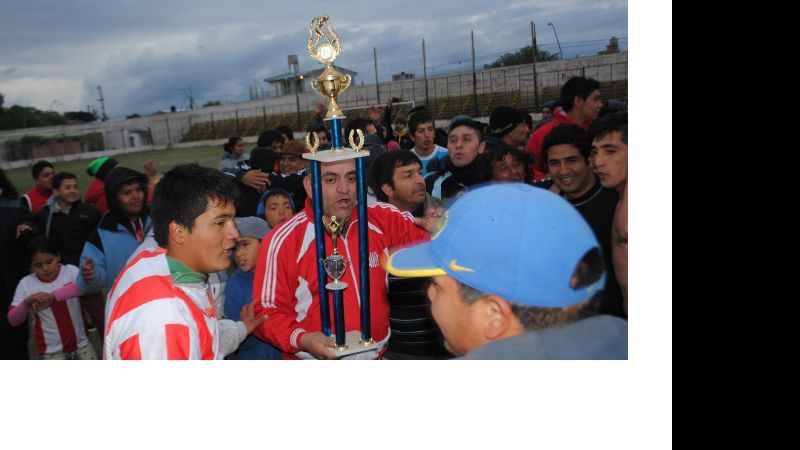 Estudiantes de La Tablada es el campeón del Anual Capitalino