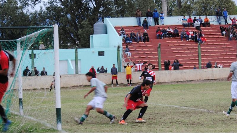 Estudiantes de La Tablada es el campeón del Anual Capitalino